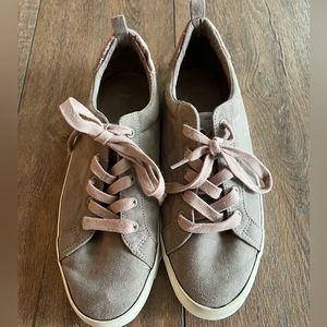 GAP Fashion Sneakers Size 7